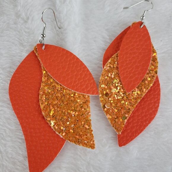 Leather leaf and Sequins Drop Earrings - Picture 2 of 3
